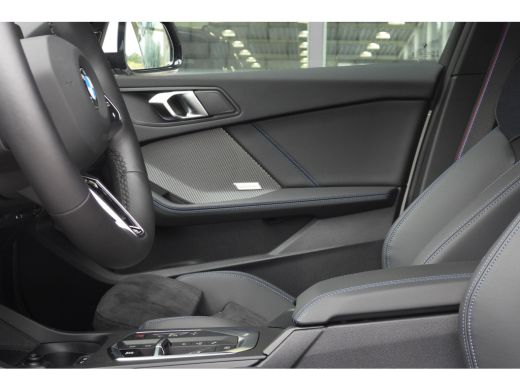 BMW 1 Serie 120 High Executive M Sport Automaat / Sportstoelen / M Adaptief onderstel / Comfort Access / Adap... ActivLease financial lease