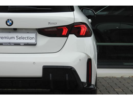 BMW 1 Serie 120 High Executive M Sport Automaat / Sportstoelen / M Adaptief onderstel / Comfort Access / Adap... ActivLease financial lease