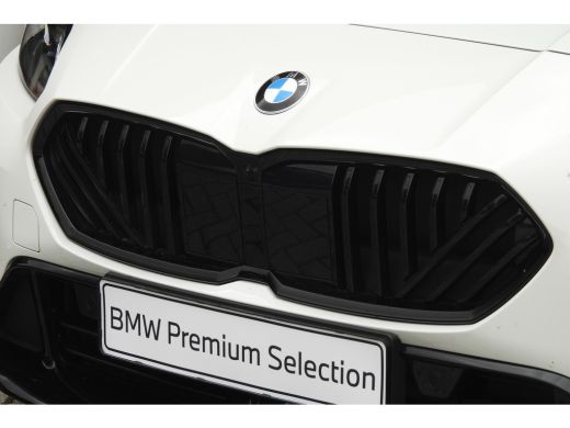 BMW 1 Serie 120 High Executive M Sport Automaat / Sportstoelen / M Adaptief onderstel / Comfort Access / Adap... ActivLease financial lease