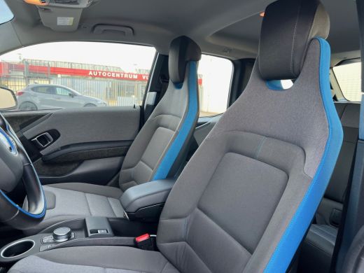BMW i3 Executive 120Ah 42 kWh/Carplay/W-pomp/Camera/3-fase/20"/Led ActivLease financial lease