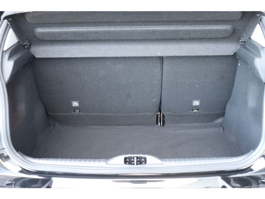 Citroën C3 Citroën 1.2 PURETECH 83PK 5-DRS SHINE BUSINESS / NAVI / CLIMA / LED / PDC / 16" LMV / KEYLESS / W... ActivLease financial lease