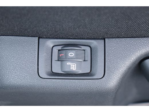 Citroën C3 Citroën 1.2 PURETECH 83PK 5-DRS SHINE BUSINESS / NAVI / CLIMA / LED / PDC / 16" LMV / KEYLESS / W... ActivLease financial lease