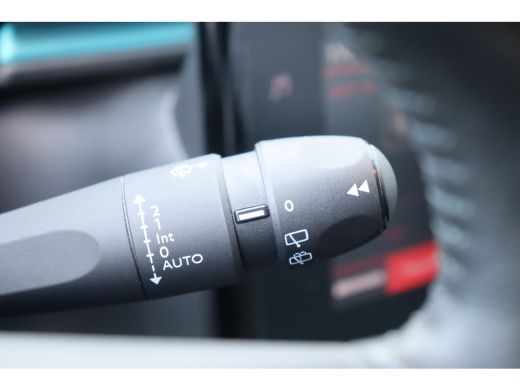 Citroën C3 Citroën 1.2 PURETECH 83PK 5-DRS SHINE BUSINESS / NAVI / CLIMA / LED / PDC / 16" LMV / KEYLESS / W... ActivLease financial lease