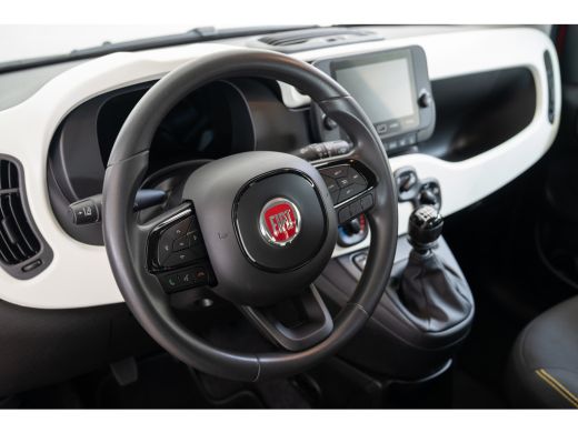 Fiat Panda 1.0 Hybrid Pandina | Parkeersensoren | Apple Carplay & Android Auto | Airco | Cruise Controle | ActivLease financial lease