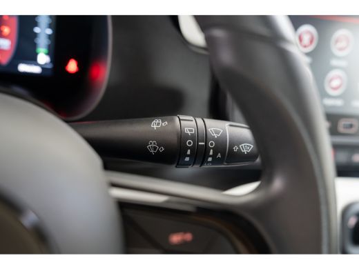 Fiat Panda 1.0 Hybrid Pandina | Parkeersensoren | Apple Carplay & Android Auto | Airco | Cruise Controle | ActivLease financial lease