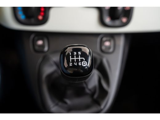 Fiat Panda 1.0 Hybrid Pandina | Parkeersensoren | Apple Carplay & Android Auto | Airco | Cruise Controle | ActivLease financial lease