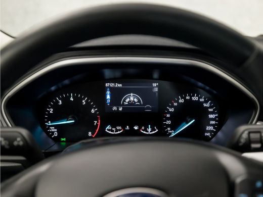 Ford Focus 1.0 EcoBoost Sport (APPLE CARPLAY, GROOT NAVI, CLIMATE, CRUISE, LED KOPLAMPEN, SPORTSTOELEN, LM V... ActivLease financial lease