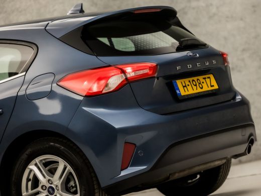 Ford Focus 1.0 EcoBoost Sport (APPLE CARPLAY, GROOT NAVI, CRUISE, SPORTSTOELEN, LANE ASSIST, PARKEERSENSOREN... ActivLease financial lease