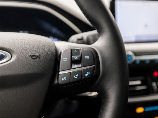 Ford Focus 1.0 EcoBoost Sport (APPLE CARPLAY, GROOT NAVI, CRUISE, SPORTSTOELEN, LANE ASSIST, PARKEERSENSOREN... ActivLease financial lease