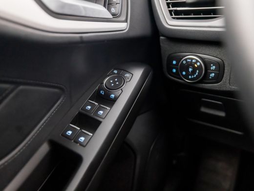 Ford Focus 1.0 EcoBoost Sport (APPLE CARPLAY, GROOT NAVI, CRUISE, SPORTSTOELEN, LANE ASSIST, PARKEERSENSOREN... ActivLease financial lease