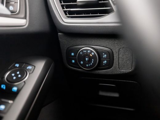 Ford Focus 1.0 EcoBoost Sport (APPLE CARPLAY, GROOT NAVI, CRUISE, SPORTSTOELEN, LANE ASSIST, PARKEERSENSOREN... ActivLease financial lease