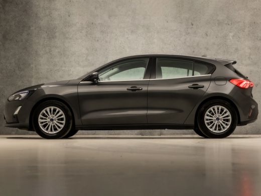 Ford Focus 1.0 EcoBoost Titanium Sport (APPLE CARPLAY, GROOT NAVI, CLIMATE, CAMERA, KEYLESS, LM VELGEN, SPOR... ActivLease financial lease