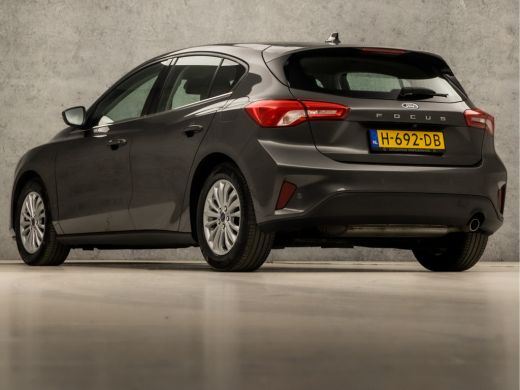 Ford Focus 1.0 EcoBoost Titanium Sport (APPLE CARPLAY, GROOT NAVI, CLIMATE, CAMERA, KEYLESS, LM VELGEN, SPOR... ActivLease financial lease