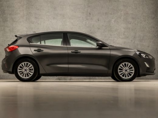 Ford Focus 1.0 EcoBoost Titanium Sport (APPLE CARPLAY, GROOT NAVI, CLIMATE, CAMERA, KEYLESS, LM VELGEN, SPOR... ActivLease financial lease