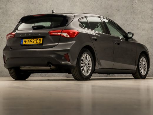 Ford Focus 1.0 EcoBoost Titanium Sport (APPLE CARPLAY, GROOT NAVI, CLIMATE, CAMERA, KEYLESS, LM VELGEN, SPOR... ActivLease financial lease