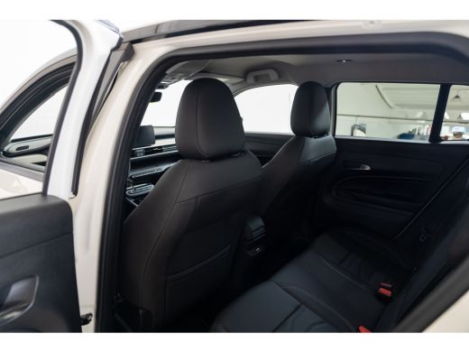 Jeep Avenger Summit 54 kWh | Lederen bekleding | Warmtepomp | El. Achterklep | Stoel en Stuurverwarming | Came... ActivLease financial lease