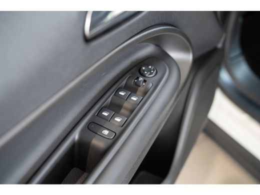 Jeep Avenger Summit 54 kWh | Lederen bekleding | Warmtepomp | El. Achterklep | Stoel en Stuurverwarming | Came... ActivLease financial lease