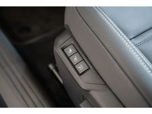 Jeep Avenger Summit 54 kWh | Lederen bekleding | Warmtepomp | El. Achterklep | Stoel en Stuurverwarming | Came... ActivLease financial lease