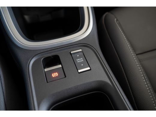 Jeep Avenger Summit 54 kWh | Lederen bekleding | Warmtepomp | El. Achterklep | Stoel en Stuurverwarming | Came... ActivLease financial lease