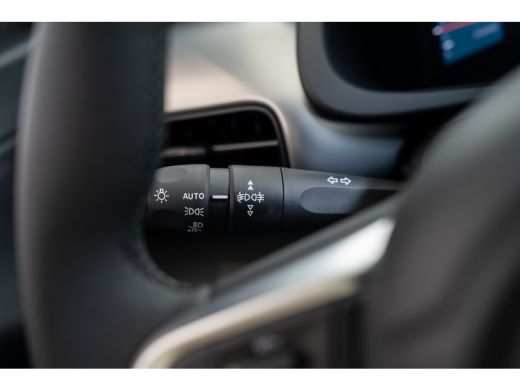 Jeep Avenger Summit 54 kWh | Lederen bekleding | Warmtepomp | El. Achterklep | Stoel en Stuurverwarming | Came... ActivLease financial lease