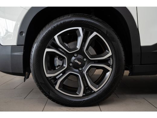 Jeep Avenger Summit 54 kWh | Lederen bekleding | Warmtepomp | El. Achterklep | Stoel en Stuurverwarming | Came... ActivLease financial lease
