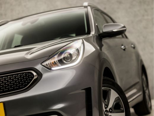 Kia Niro 1.6 GDi Hybrid DynamicLine 142Pk Automaat (APPLE CARPLAY, NAVIGATIE, LEDER, CAMERA, SPORTSTOELEN,... ActivLease financial lease