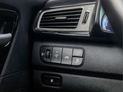 Kia Niro 1.6 GDi Hybrid DynamicLine 142Pk Automaat (APPLE CARPLAY, NAVIGATIE, LEDER, CAMERA, SPORTSTOELEN,... ActivLease financial lease