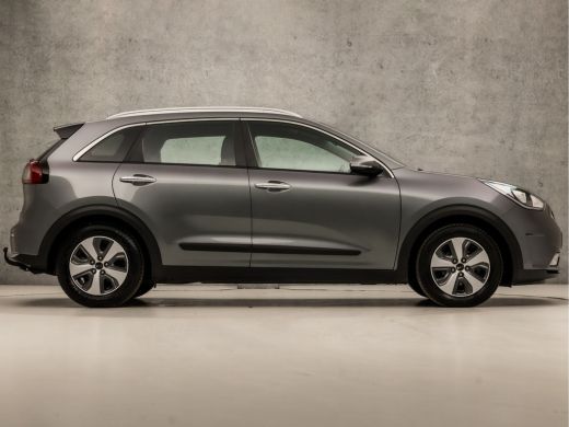 Kia Niro 1.6 GDi Hybrid DynamicLine 142Pk Automaat (APPLE CARPLAY, NAVIGATIE, LEDER, CAMERA, SPORTSTOELEN,... ActivLease financial lease