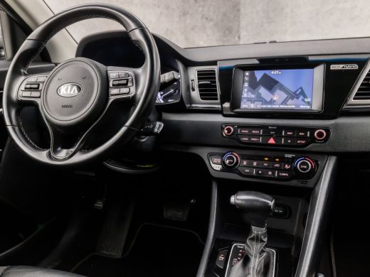 Kia Niro 1.6 GDi Hybrid DynamicLine 142Pk Automaat (APPLE CARPLAY, NAVIGATIE, LEDER, CAMERA, SPORTSTOELEN,... ActivLease financial lease