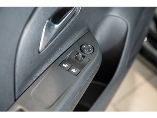 Opel Corsa 1.2 Edition | Parkeersensoren | Apple Caplay & Android Auto | Cruise Controle | Airco | Lichtmeta... ActivLease financial lease