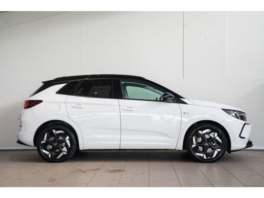 Opel Grandland 1.6 Turbo Plug-In Hybrid 4x4 GSe | Rondom Camera | Stoel en Stuurverwarming | AGR Stoelen | Keyle... ActivLease financial lease