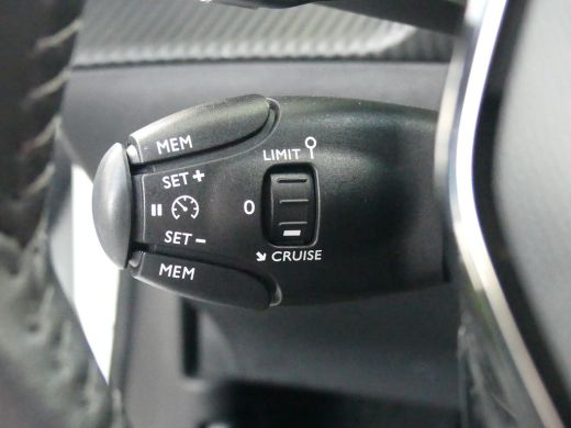 Peugeot 2008 1.2 PureTech 130PK Allure Pack Automaat | CAMERA | NAVI | PARKEERSENSOREN | CLIMATE CONTROL | ActivLease financial lease