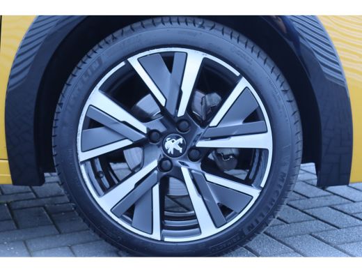 Peugeot 208 1.2 PURETECH 100PK GT PACK / NAVI / LEDER / CLIMA / PDC / 17" LMV / CAMERA / KEYLESS / FULL-LED /... ActivLease financial lease