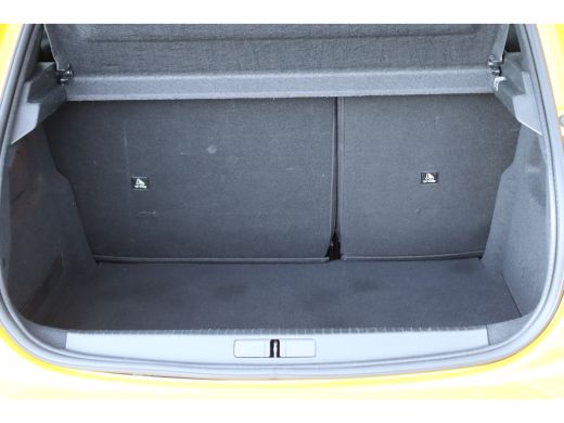 Peugeot 208 1.2 PURETECH 100PK GT PACK / NAVI / LEDER / CLIMA / PDC / 17" LMV / CAMERA / KEYLESS / FULL-LED /... ActivLease financial lease