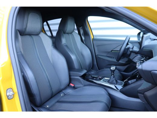 Peugeot 208 1.2 PURETECH 100PK GT PACK / NAVI / LEDER / CLIMA / PDC / 17" LMV / CAMERA / KEYLESS / FULL-LED /... ActivLease financial lease