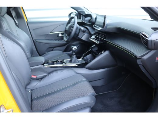 Peugeot 208 1.2 PURETECH 100PK GT PACK / NAVI / LEDER / CLIMA / PDC / 17" LMV / CAMERA / KEYLESS / FULL-LED /... ActivLease financial lease