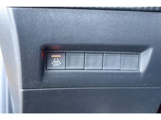 Peugeot 208 1.2 PURETECH 100PK GT PACK / NAVI / LEDER / CLIMA / PDC / 17" LMV / CAMERA / KEYLESS / FULL-LED /... ActivLease financial lease