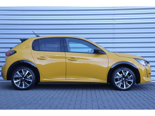 Peugeot 208 1.2 PURETECH 100PK GT PACK / NAVI / LEDER / CLIMA / PDC / 17" LMV / CAMERA / KEYLESS / FULL-LED /... ActivLease financial lease