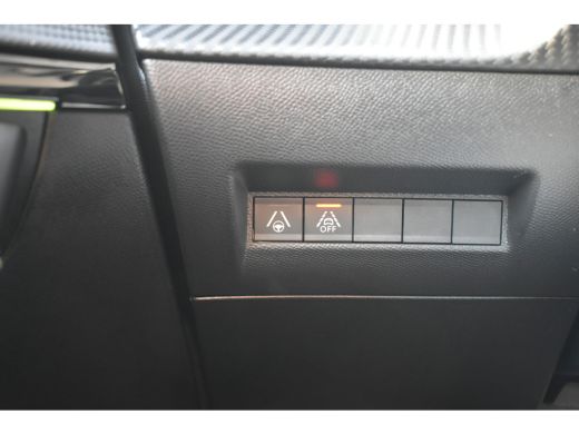 Peugeot 208 1.2 PureTech GT-Line 100pk Automaat | Panoramadak | Adaptive Cruise | Stoelverwarming | Dodehoek-... ActivLease financial lease
