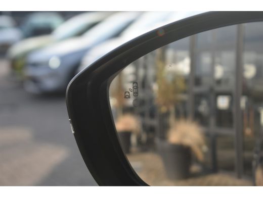 Peugeot 208 1.2 PureTech GT-Line 100pk Automaat | Panoramadak | Adaptive Cruise | Stoelverwarming | Dodehoek-... ActivLease financial lease