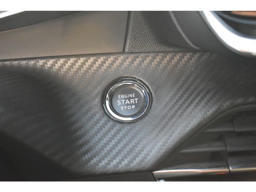 Peugeot 208 1.2 PureTech GT-Line 100pk Automaat | Panoramadak | Adaptive Cruise | Stoelverwarming | Dodehoek-... ActivLease financial lease