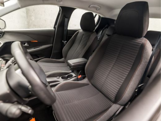 Peugeot 208 1.2 PureTech Sport (APPLE ARPLAY, GROOT NAVI, PARKEERSENSOREN, SPORTSTOELEN, LED KOPLAMPEN, LANE ... ActivLease financial lease