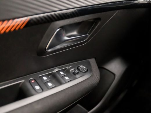 Peugeot 208 1.2 PureTech Sport (APPLE ARPLAY, GROOT NAVI, PARKEERSENSOREN, SPORTSTOELEN, LED KOPLAMPEN, LANE ... ActivLease financial lease