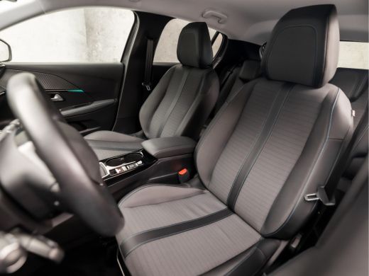Peugeot 208 1.2 PureTech Sport (VIRTUAL COCKPIT, LEDER, APPLE CARPLAY, GROOT NAVI, GETINT GLAS, LM VELGEN, SP... ActivLease financial lease