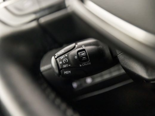 Peugeot 208 1.2 PureTech Sport (VIRTUAL COCKPIT, LEDER, APPLE CARPLAY, GROOT NAVI, GETINT GLAS, LM VELGEN, SP... ActivLease financial lease