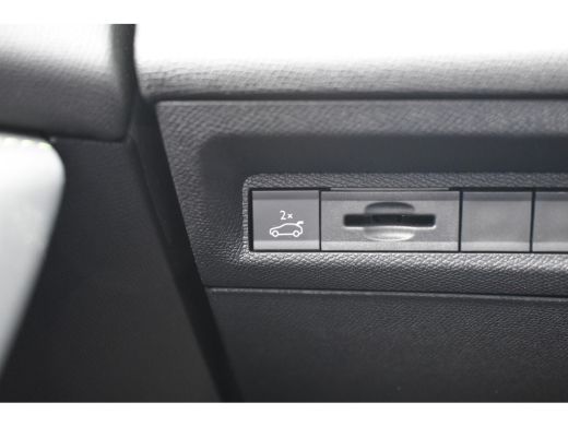 Peugeot 408 1.2 Hybrid 136 e-DCS6 GT | Achteruitrijcamera | Apple Carplay/Android Auto | Cruise control adapt... ActivLease financial lease