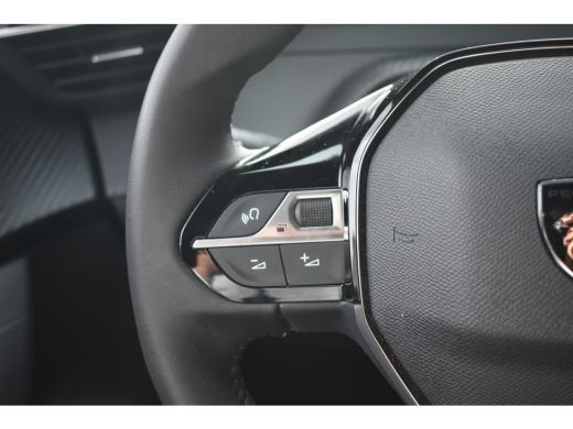 Peugeot e-2008 EV Allure 54 kWh 156pk 3 Fase | Navigatie | Adaptive Cruise | Keyless-Entry | Warmtepomp | Climat... ActivLease financial lease