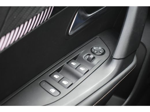 Peugeot e-2008 EV Allure 54 kWh 156pk 3 Fase | Navigatie | Adaptive Cruise | Keyless-Entry | Warmtepomp | Climat... ActivLease financial lease