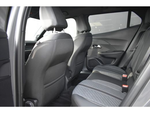 Peugeot e-2008 EV Allure 54 kWh 156pk 3 Fase | Navigatie | Adaptive Cruise | Keyless-Entry | Warmtepomp | Climat... ActivLease financial lease