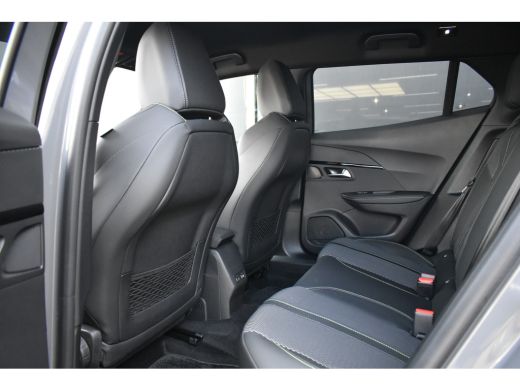 Peugeot e-2008 EV GT 54 kWh 156pk 3 Fase | Warmtepomp | Adaptive Cruise | 3D Navigatie | Sfeerverlichting | Driv... ActivLease financial lease